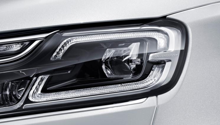 特的极致天窗工艺新葡京遇见伟巴斯(图3)