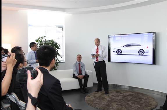 特的极致天窗工艺新葡京遇见伟巴斯(图27)