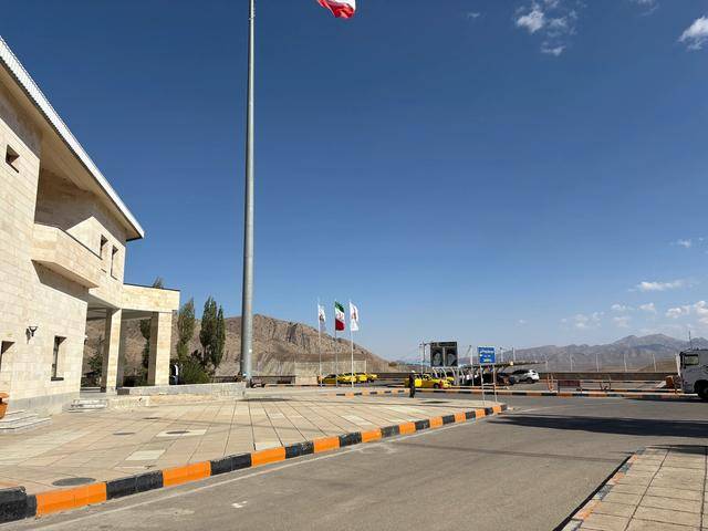 的伊朗向导老侯赛因新葡京娱乐城我和我(图2) 的伊朗向导老侯赛因新葡京娱乐城我和我(图2)