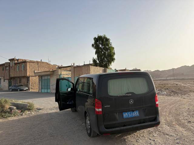 的伊朗向导老侯赛因新葡京娱乐城我和我(图10) 的伊朗向导老侯赛因新葡京娱乐城我和我(图10)